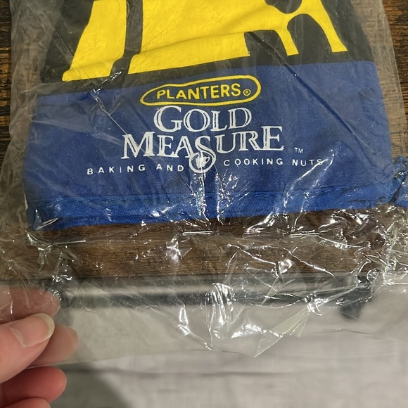 Vintage Planters Mr. Peanut Gold Measure Hand Oven Mitt - Picture 2 of 6